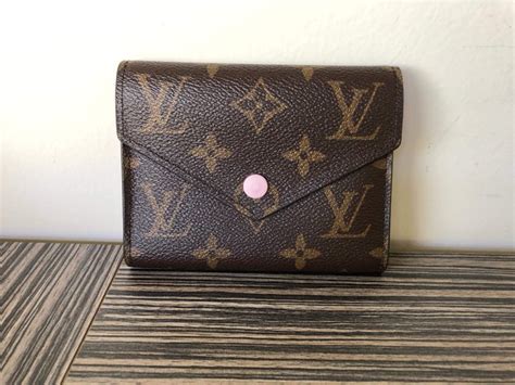 louis vuitton portemonnee met dieren|Victorine Wallet Monogram .